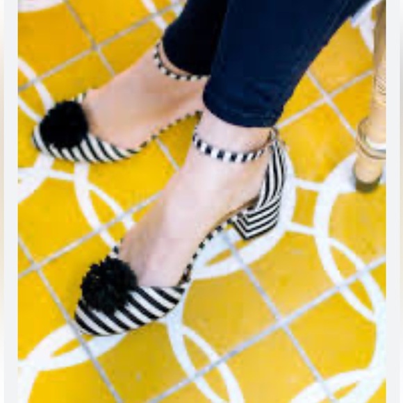 Talbots Black & White Striped Block Heel Sandals Size 7M - Picture 2 of 9